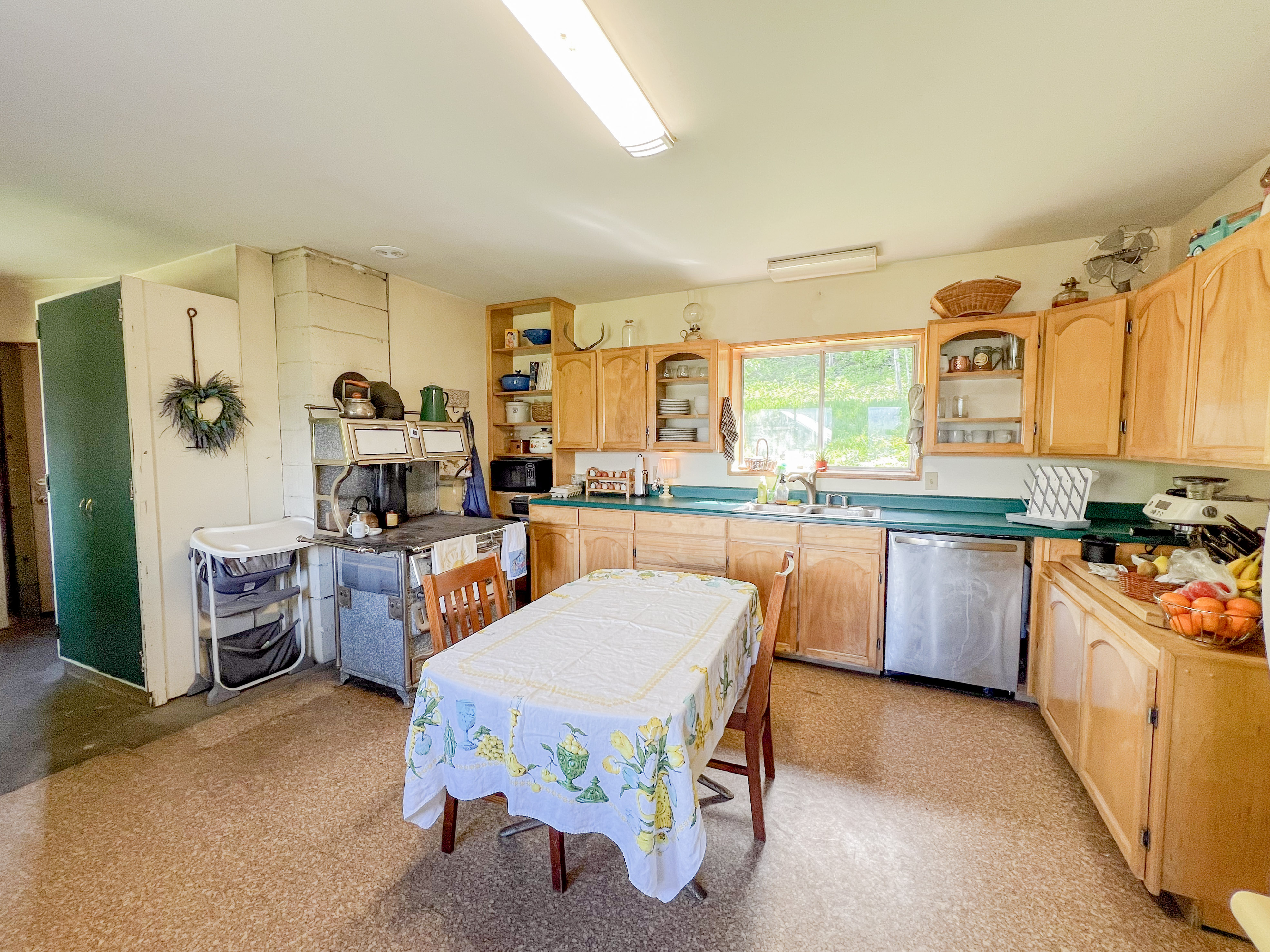 Kettle Falls, Washington, 99141, United States, 3 Bedrooms Bedrooms, ,2 BathroomsBathrooms,Residential,For Sale,1985709