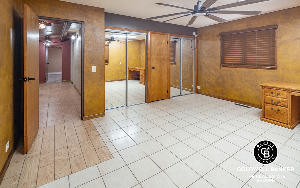 Garden City, Kansas, 67846, United States, 4 Bedrooms Bedrooms, ,Residential,For Sale,2003039