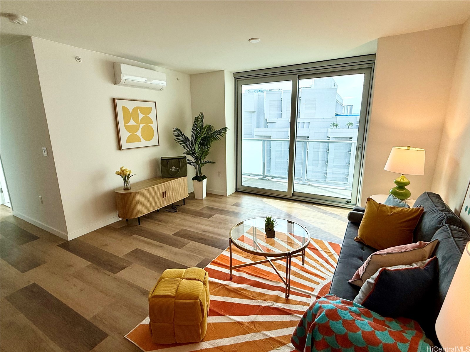 Honolulu, Hawaii, 96814, United States, 2 Bedrooms Bedrooms, ,2 BathroomsBathrooms,Residential,For Sale,1988150