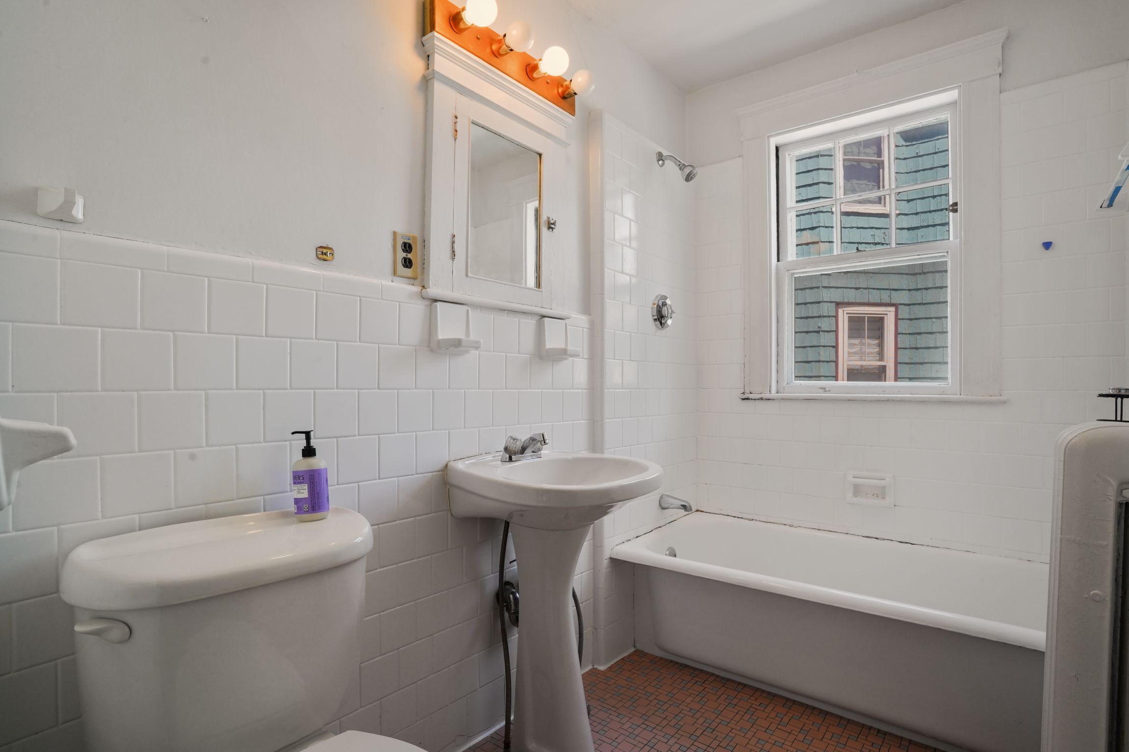  379-381 Newtonville Ave, Newton, MA, 02460 - 物件實景