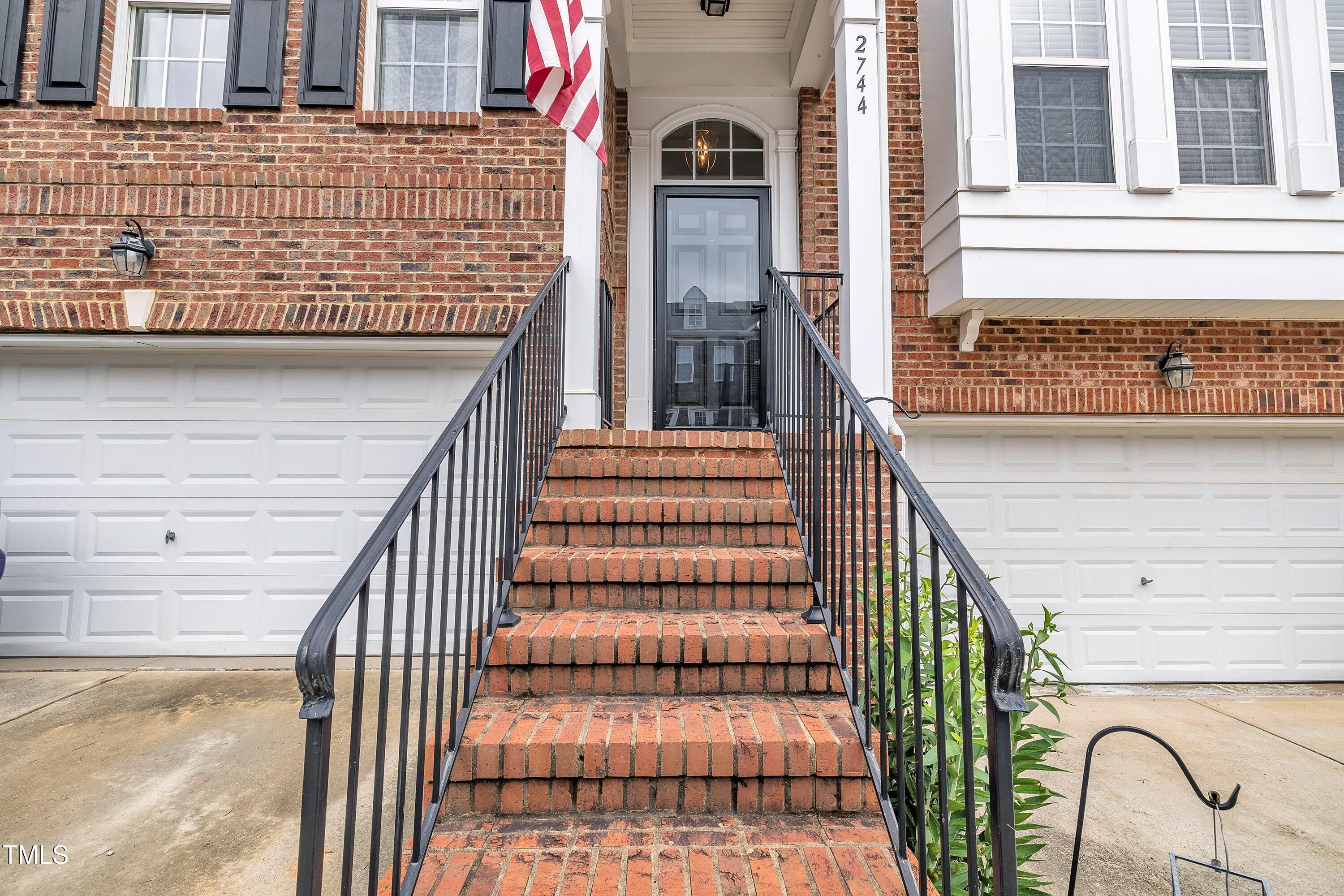 Raleigh, North Carolina, 27612, United States, 3 Bedrooms Bedrooms, ,4 BathroomsBathrooms,Residential,For Sale,1932612