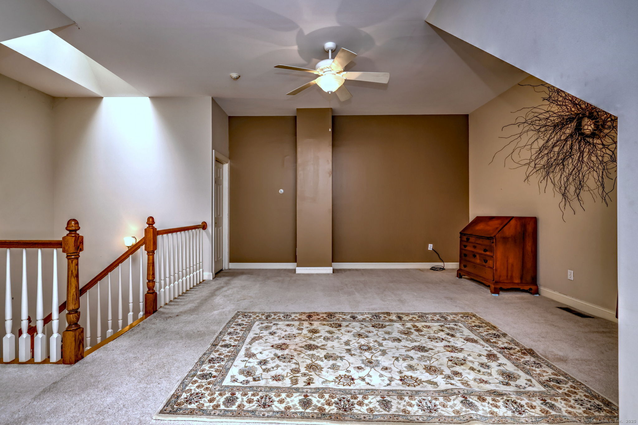 Shelton, Connecticut, 06484, United States, 2 Bedrooms Bedrooms, ,3 BathroomsBathrooms,Residential,For Sale,1933368