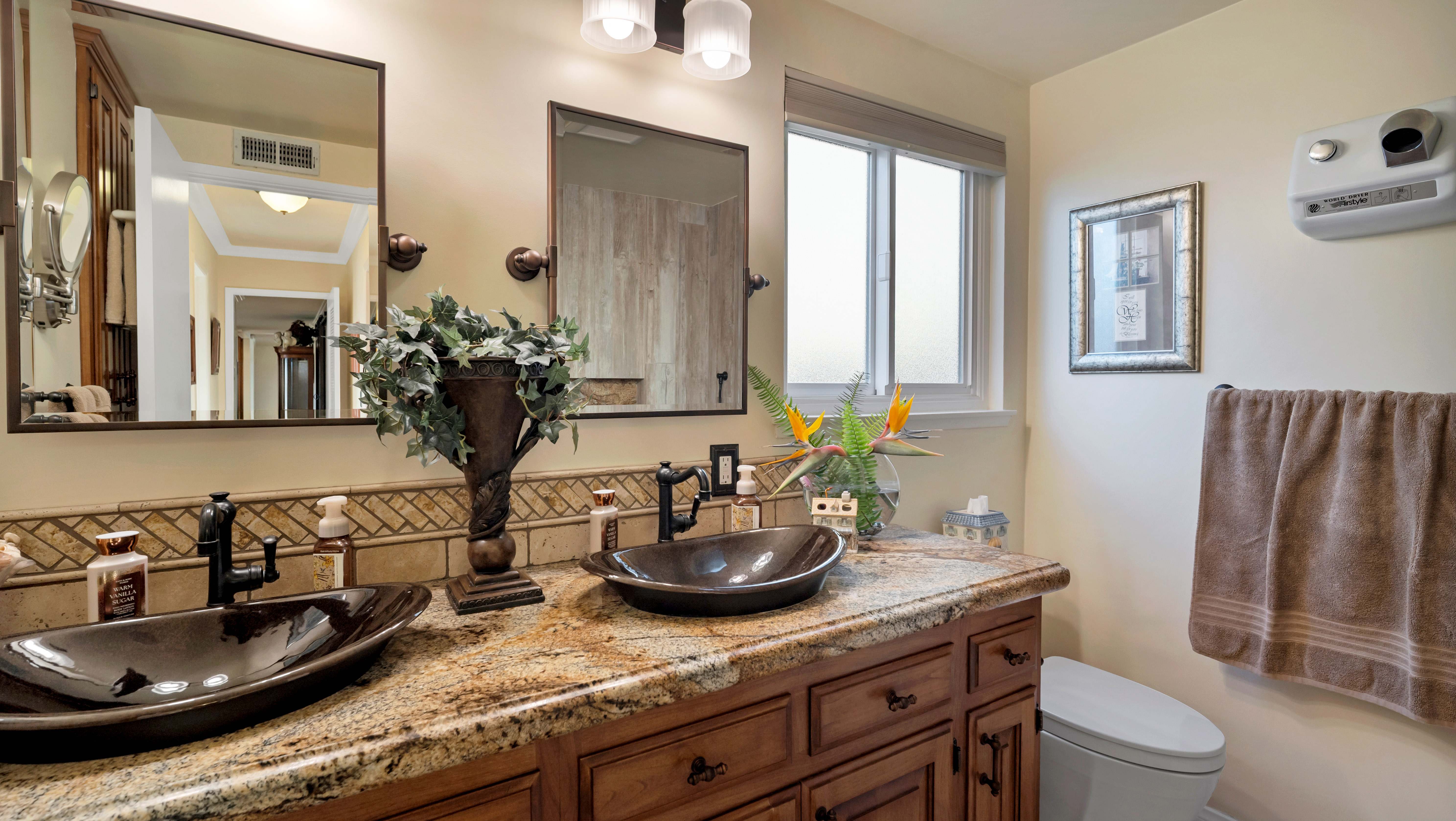  2129 North Pine Street, Orange, CA 92865 - 物件實景