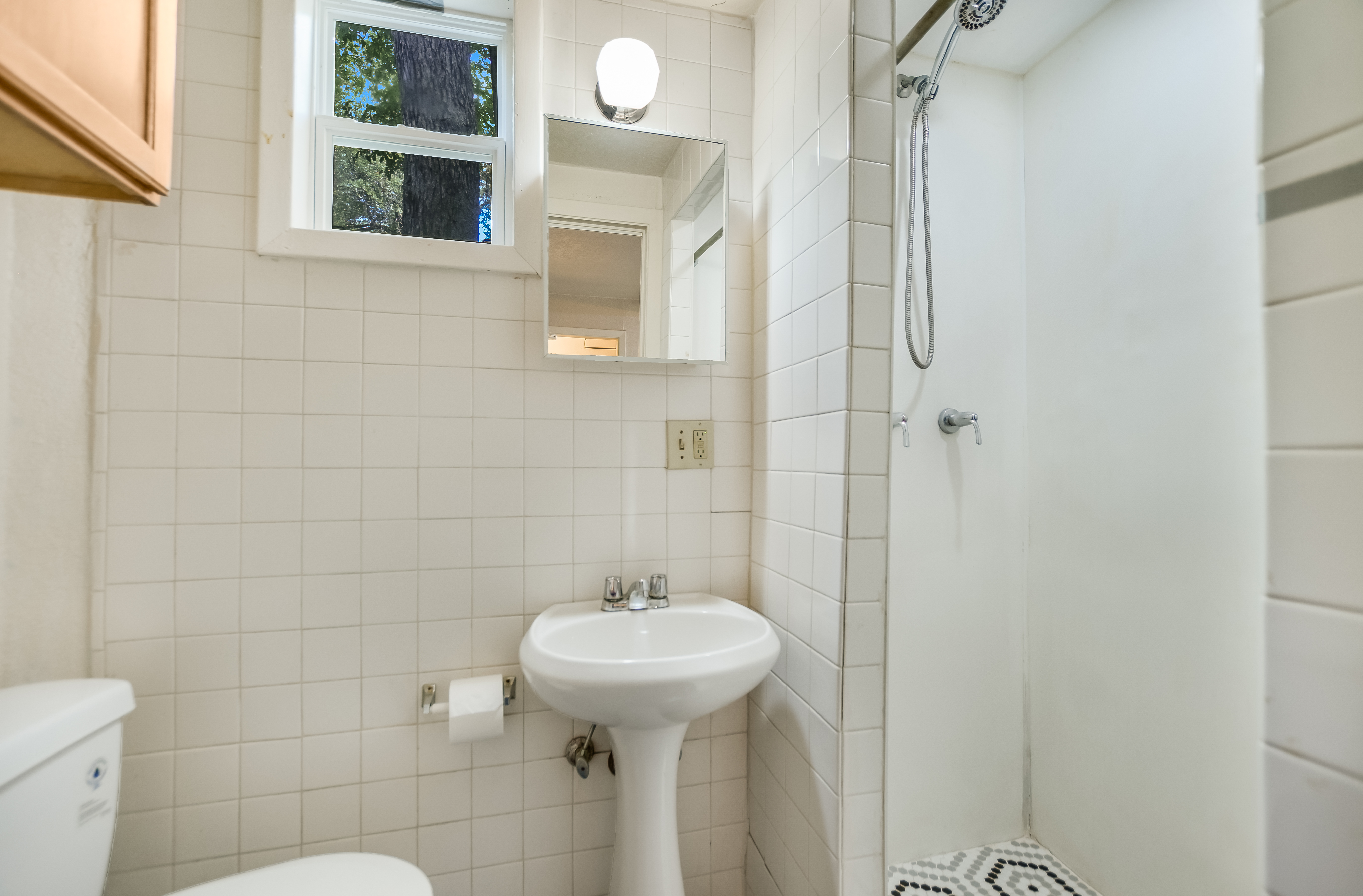  JUST LISTED in Tarrytown - 物件實景