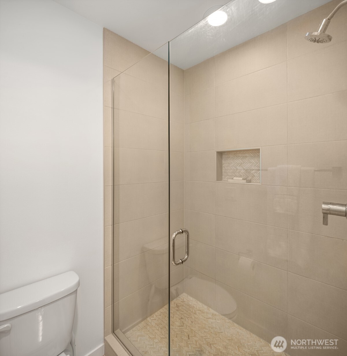 Seattle, Washington, 98122, United States, 2 Bedrooms Bedrooms, ,1 BathroomBathrooms,Residential,For Sale,1896236