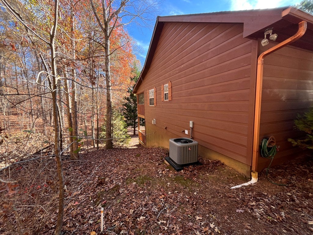 East Ellijay, Georgia, 30540, United States, 2 Bedrooms Bedrooms, ,3 BathroomsBathrooms,Residential,For Sale,1859127