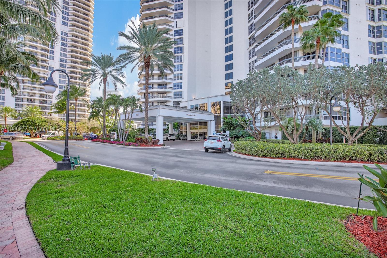 Aventura, Florida, 33180, United States, 2 Bedrooms Bedrooms, ,2 BathroomsBathrooms,Residential,For Sale,1895458
