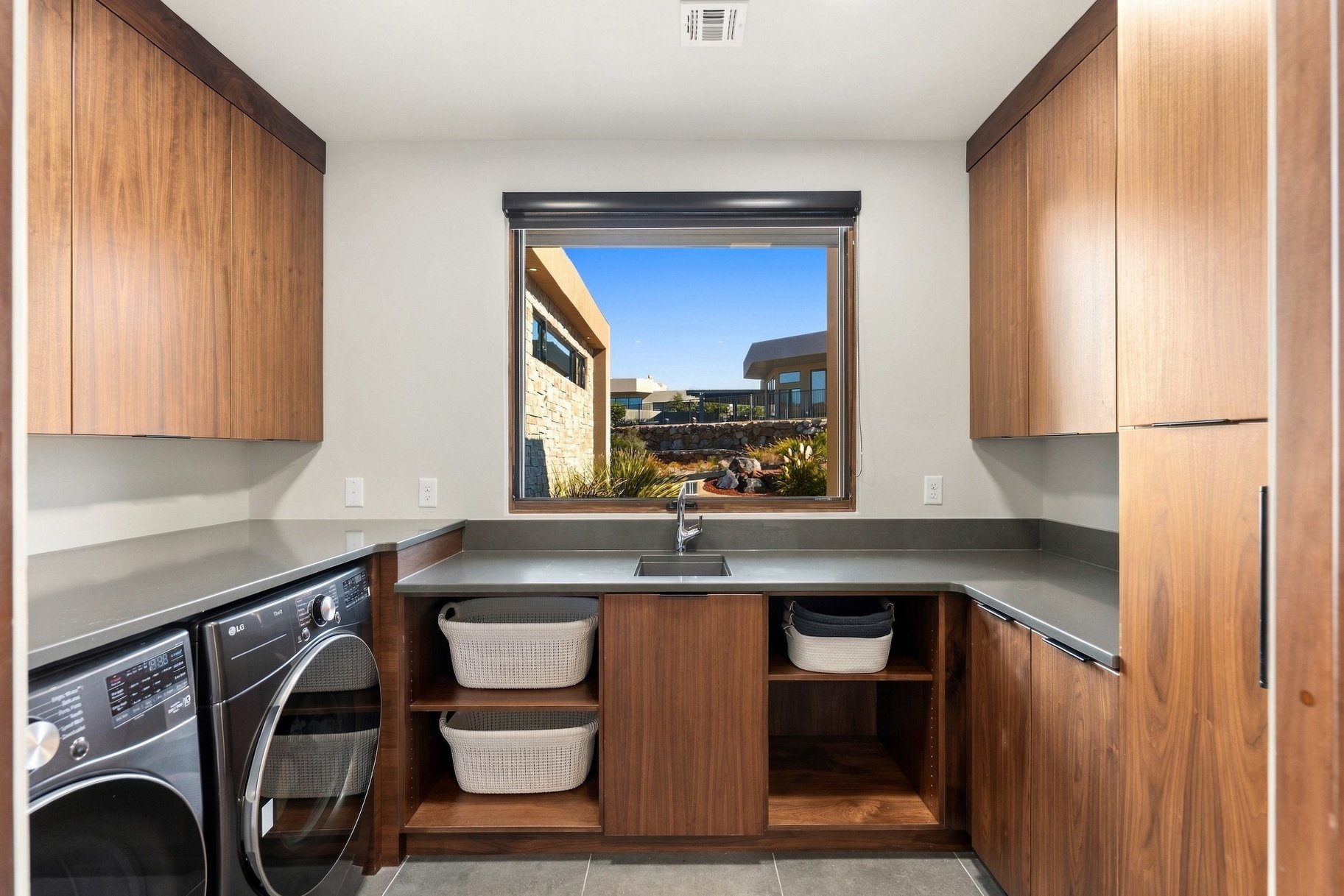  Warm Desert Modern Single Level Living in the Gated side of the Ledges Course - 物件實景