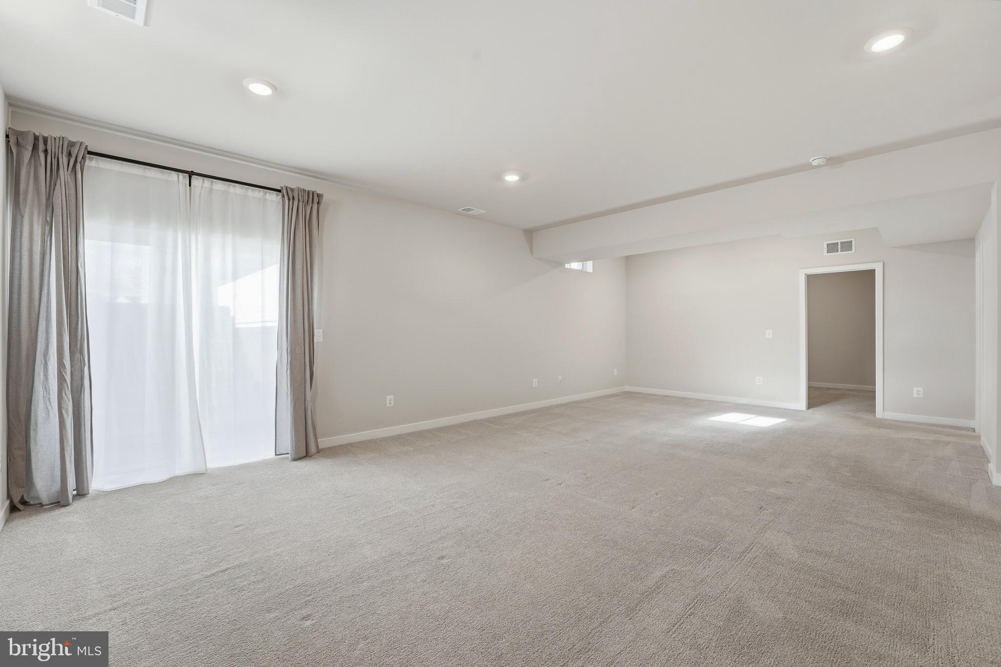 Jeffersonton, Virginia, 22724, United States, 4 Bedrooms Bedrooms, ,3 BathroomsBathrooms,Residential,For Sale,2005610