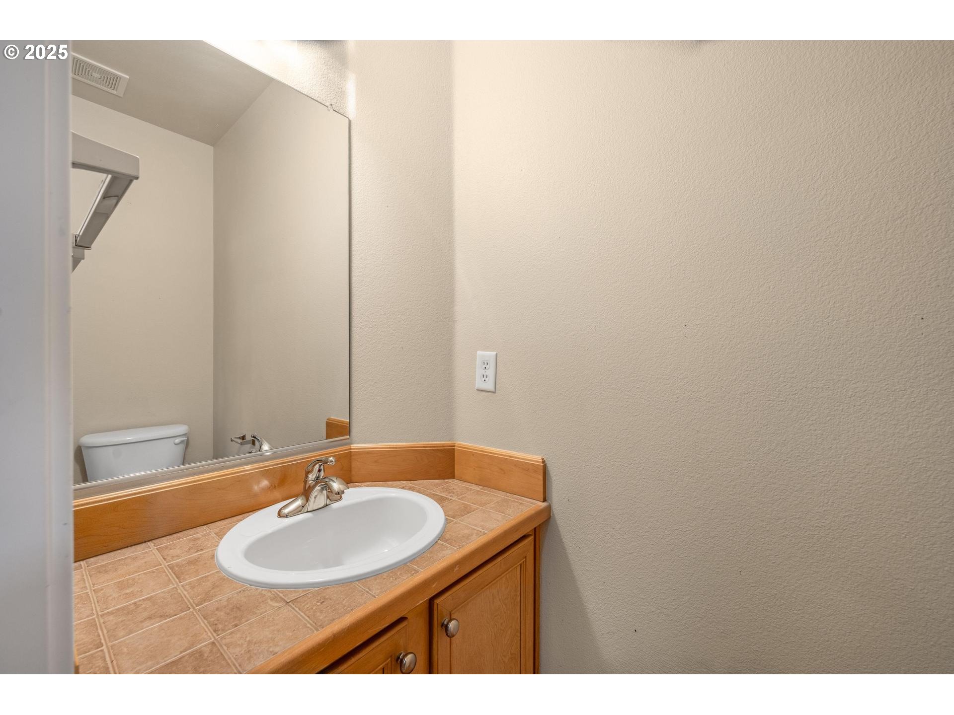 Portland, Oregon, 97225, United States, 3 Bedrooms Bedrooms, ,2 BathroomsBathrooms,Residential,For Sale,1995924