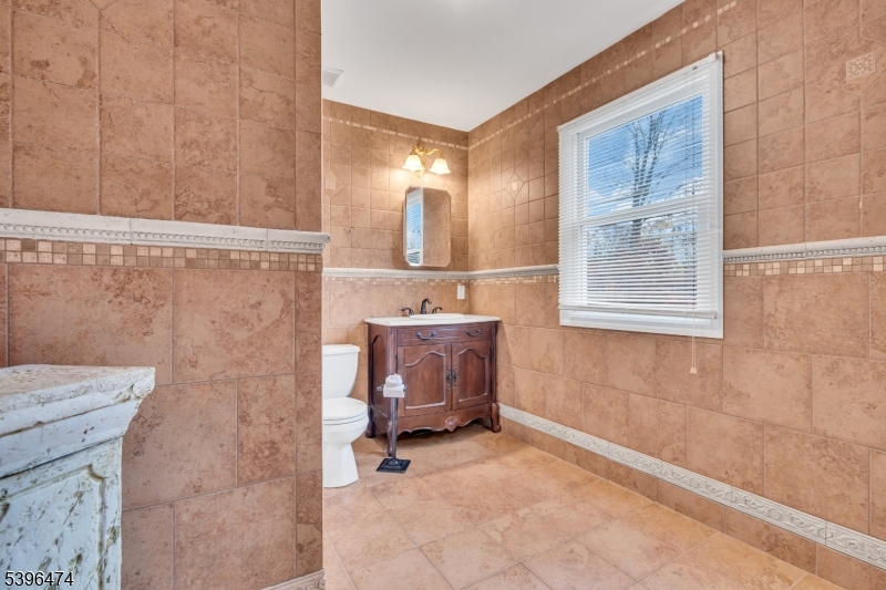 Jefferson Twp., New Jersey, 07849, United States, 3 Bedrooms Bedrooms, ,3 BathroomsBathrooms,Residential,For Sale,1995932