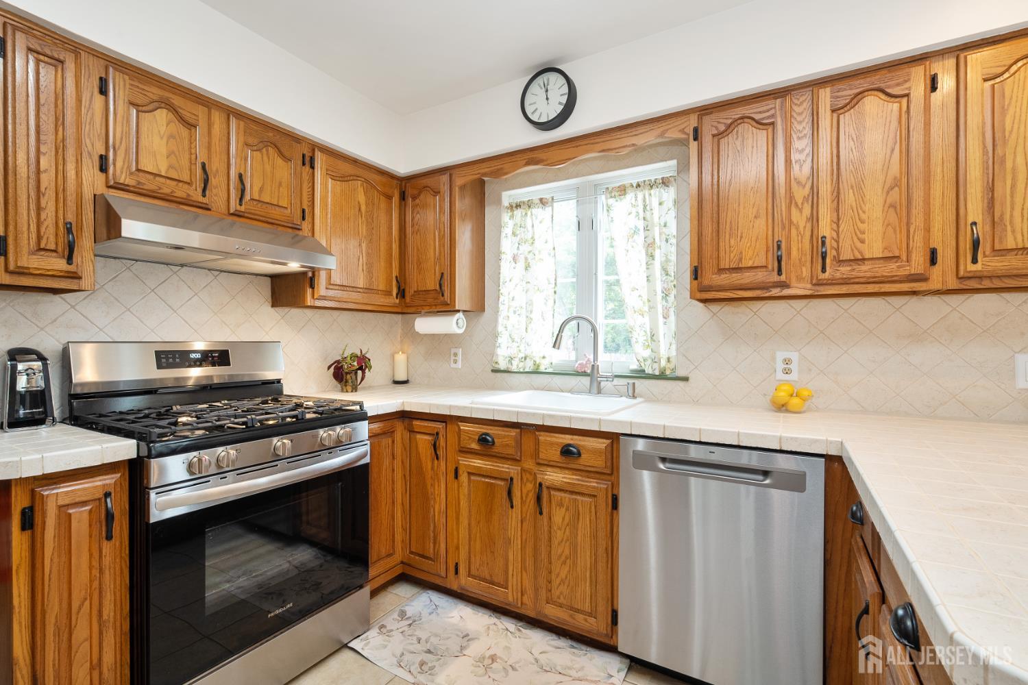 Piscataway, New Jersey, 08854, United States, 4 Bedrooms Bedrooms, ,3 BathroomsBathrooms,Residential,For Sale,1979846