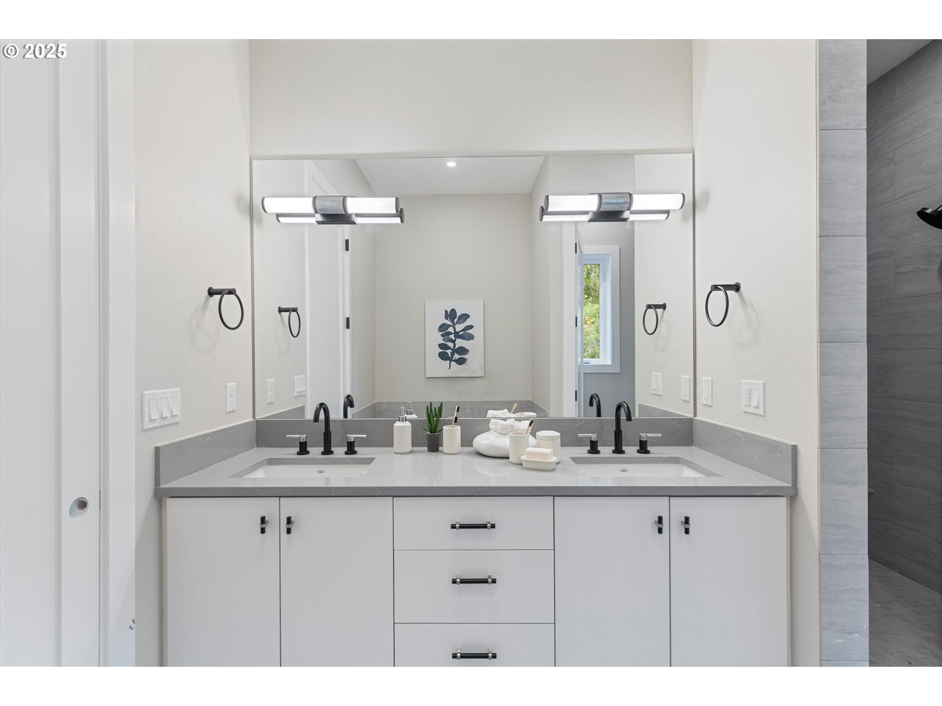 CannonBeach, Oregon, 97110, United States, 4 Bedrooms Bedrooms, ,4 BathroomsBathrooms,Residential,For Sale,2003076