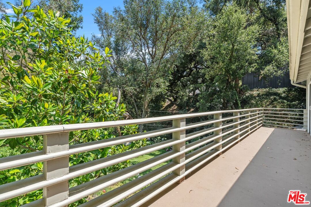 Calabasas, California, 91302, United States, 4 Bedrooms Bedrooms, ,3 BathroomsBathrooms,Residential,For Sale,1998340