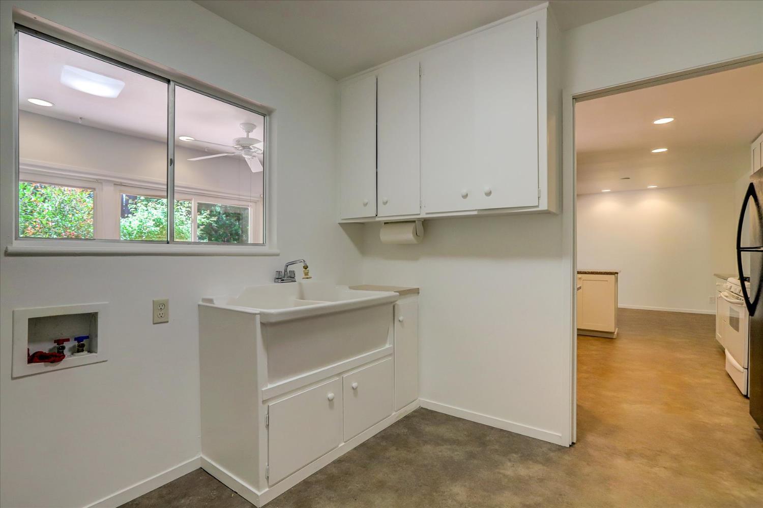 Grass Valley, California, 95945, United States, 3 Bedrooms Bedrooms, ,3 BathroomsBathrooms,Residential,For Sale,1898506