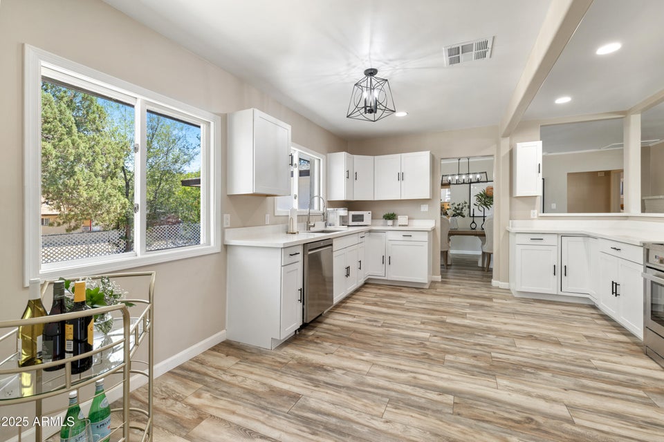 Prescott, Arizona, 86303, United States, 3 Bedrooms Bedrooms, ,2 BathroomsBathrooms,Residential,For Sale,2009226