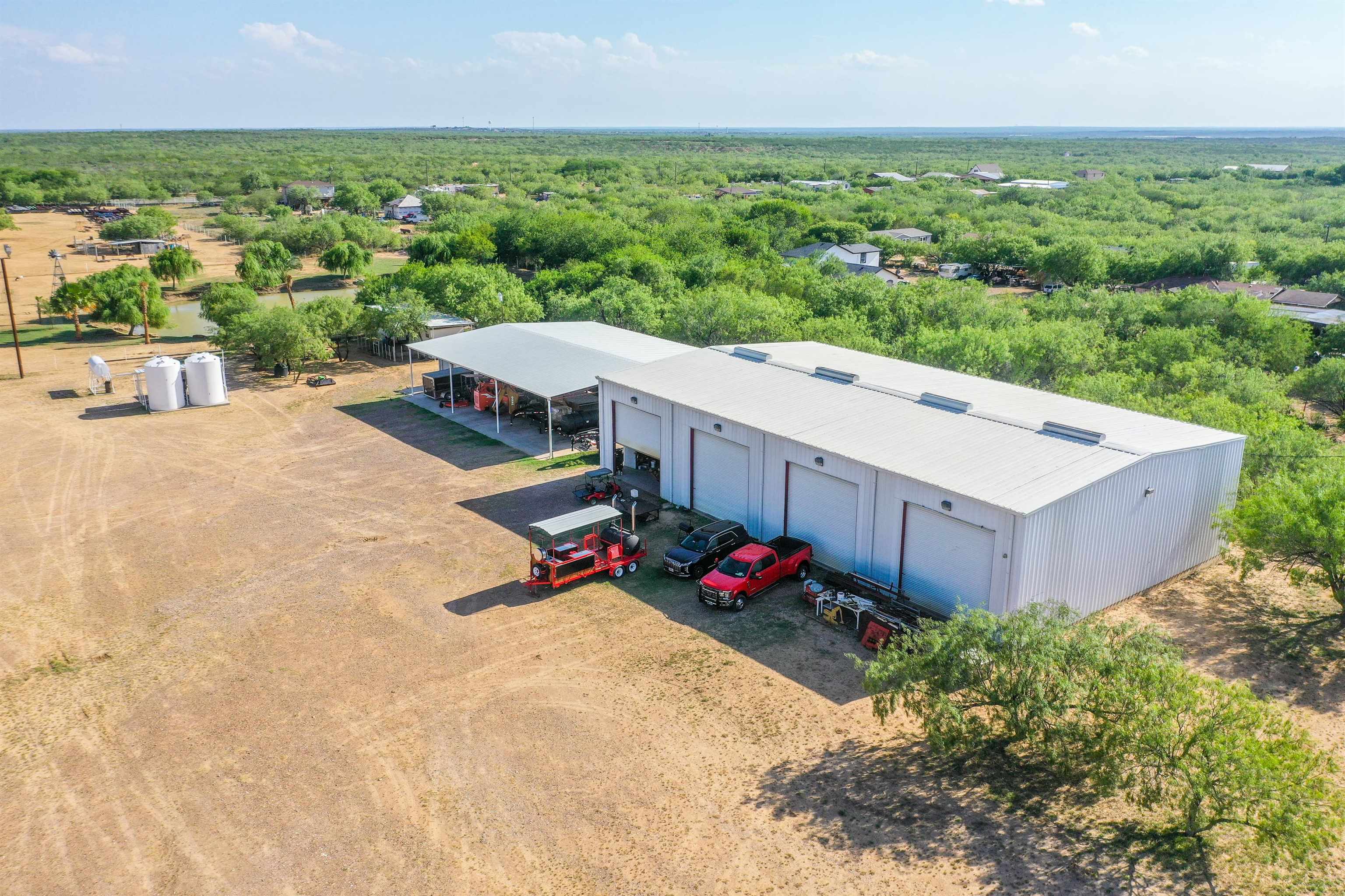 LAREDO, Texas, 78046, United States, 3 Bedrooms Bedrooms, ,4 BathroomsBathrooms,Residential,For Sale,1848774