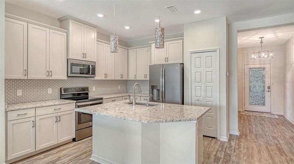 Bradenton, Florida, 34209, United States, 2 Bedrooms Bedrooms, ,2 BathroomsBathrooms,Residential,For Sale,1785001