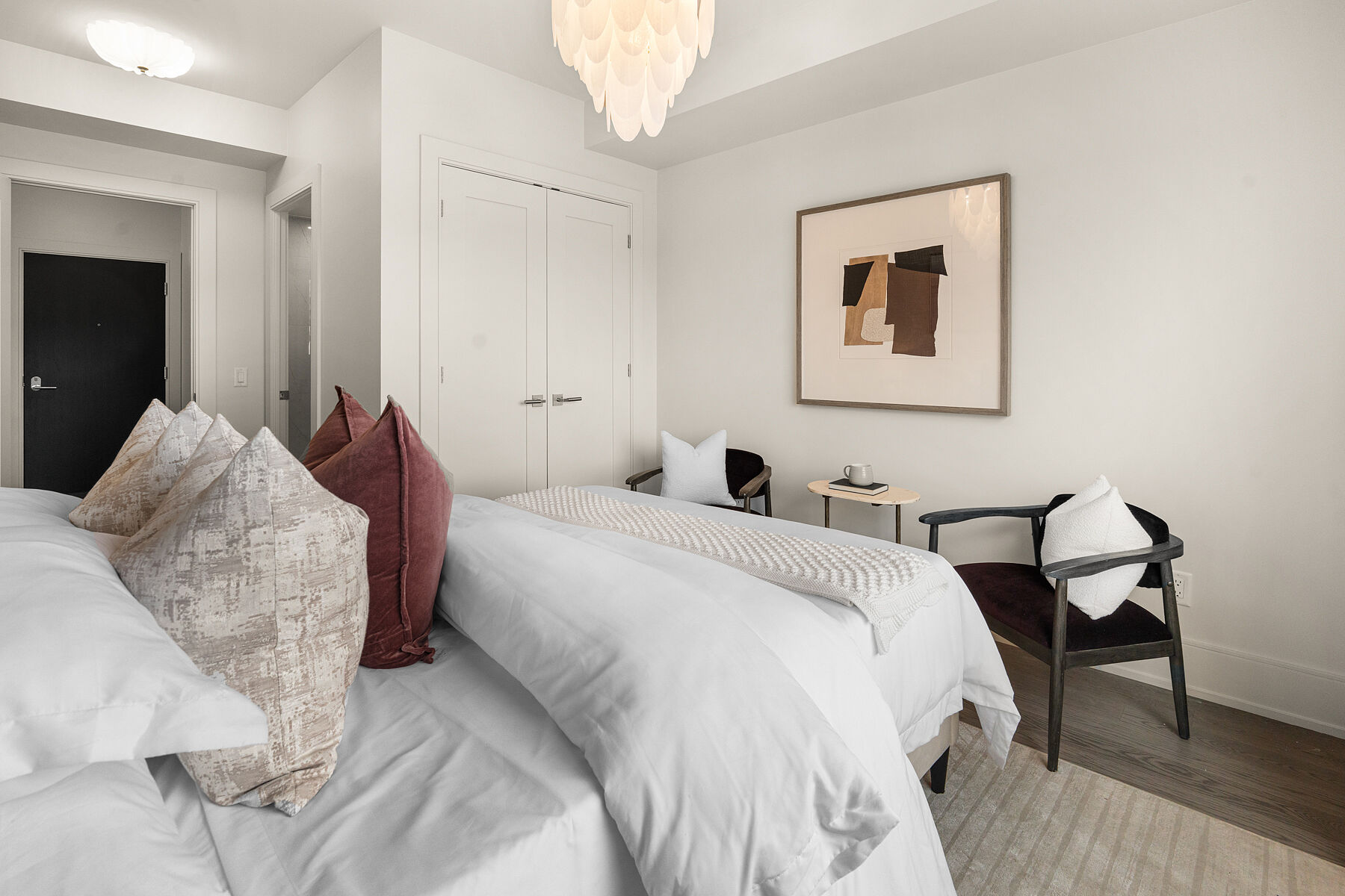  Refined Edenbridge Living - 物件實景