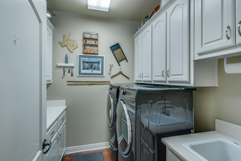 Midlothian, Texas, 76065, United States, 4 Bedrooms Bedrooms, ,4 BathroomsBathrooms,Residential,For Sale,1931685