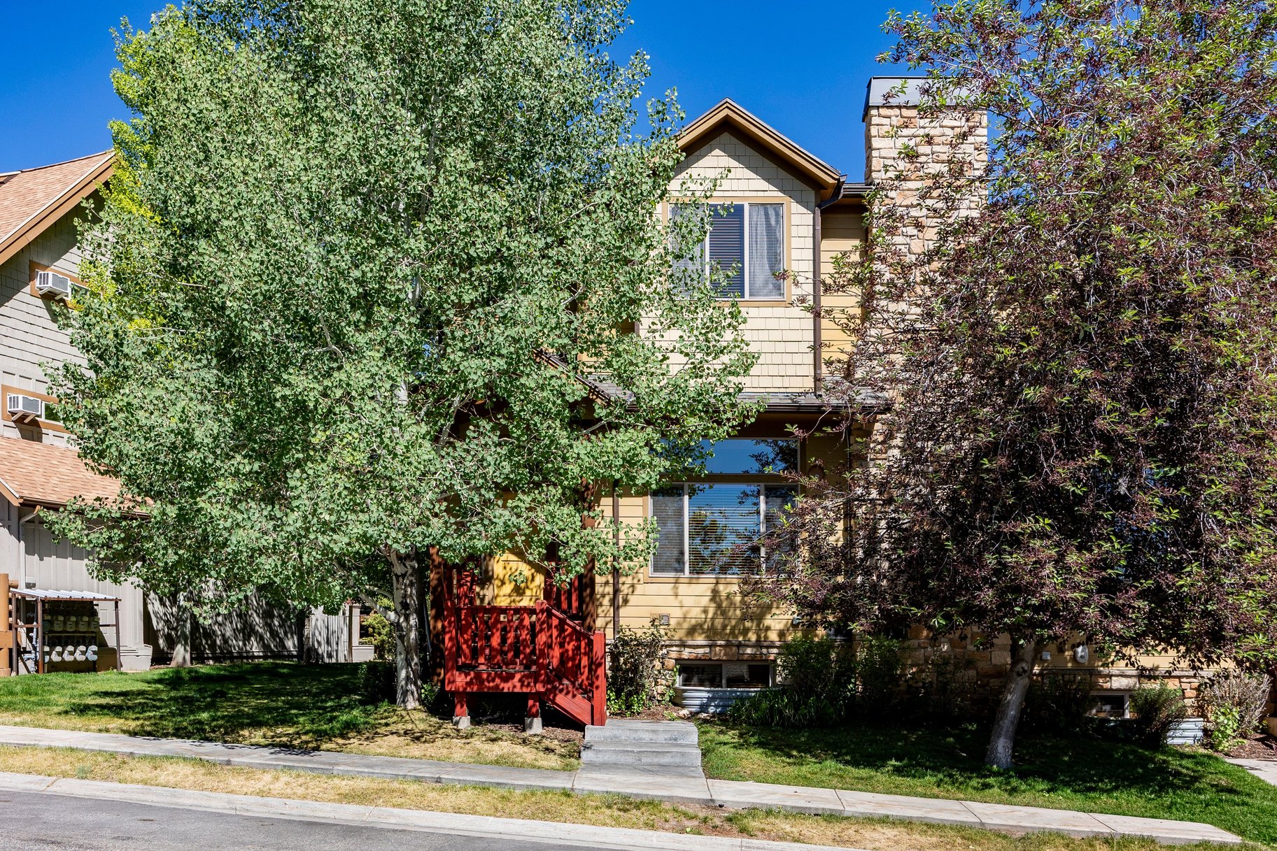  4-bedroom townhome in the Highly Desired Bear Hollow Community - 物件實景