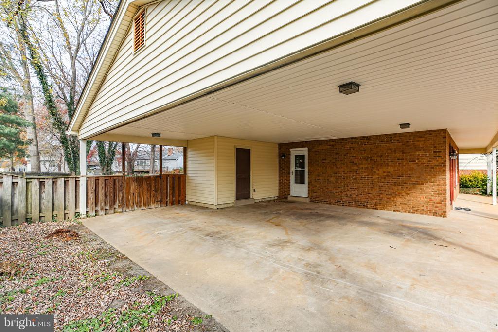 Springfield, Virginia, 22153, United States, 4 Bedrooms Bedrooms, ,4 BathroomsBathrooms,Residential,For Sale,1992836