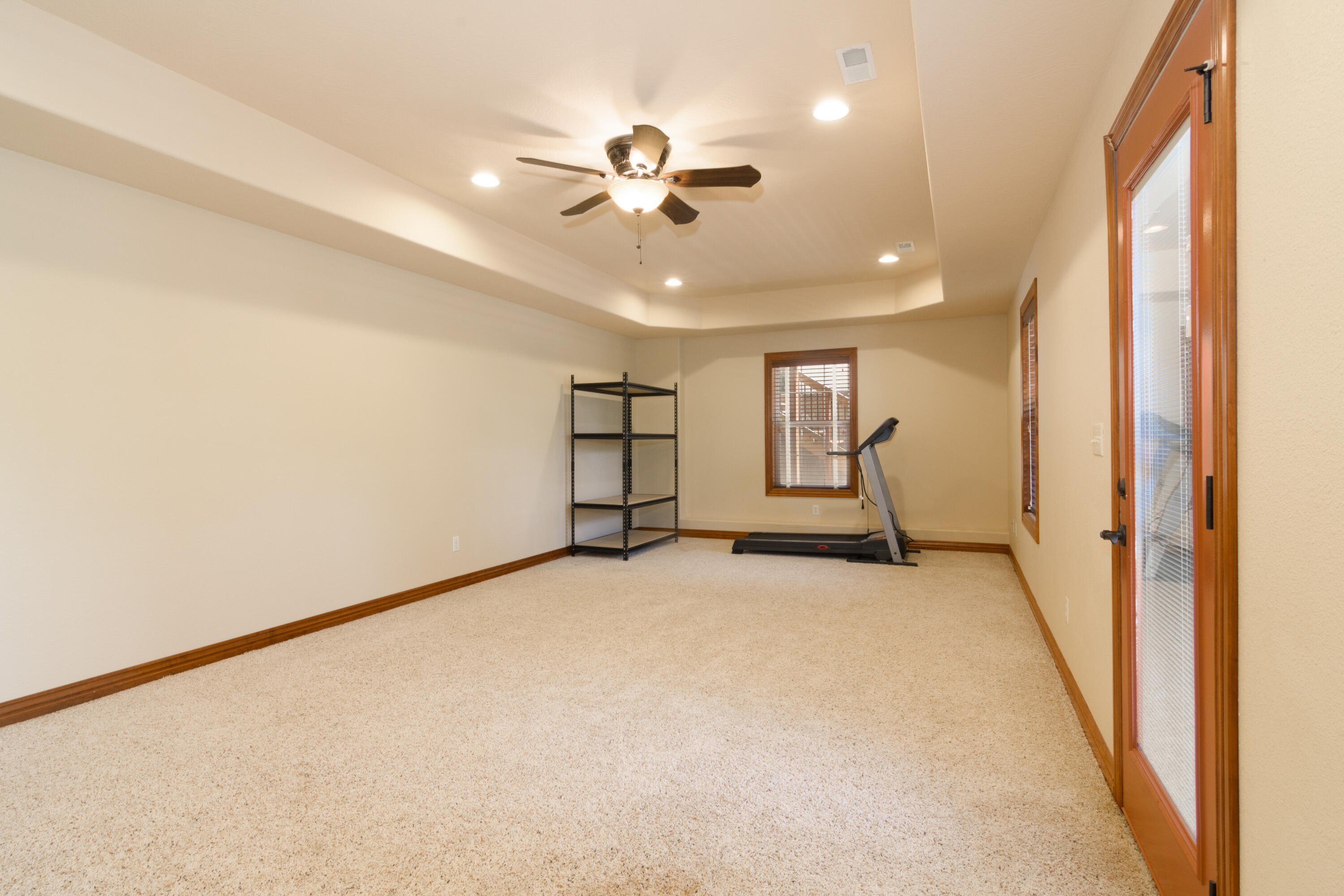 Walnut Shade, Missouri, 65771, United States, 6 Bedrooms Bedrooms, ,5 BathroomsBathrooms,Residential,For Sale,1975828