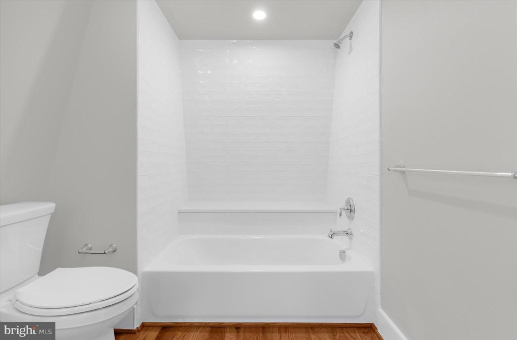 Chestertown, Maryland, 21620, United States, 5 Bedrooms Bedrooms, ,5 BathroomsBathrooms,Residential,For Sale,1988970