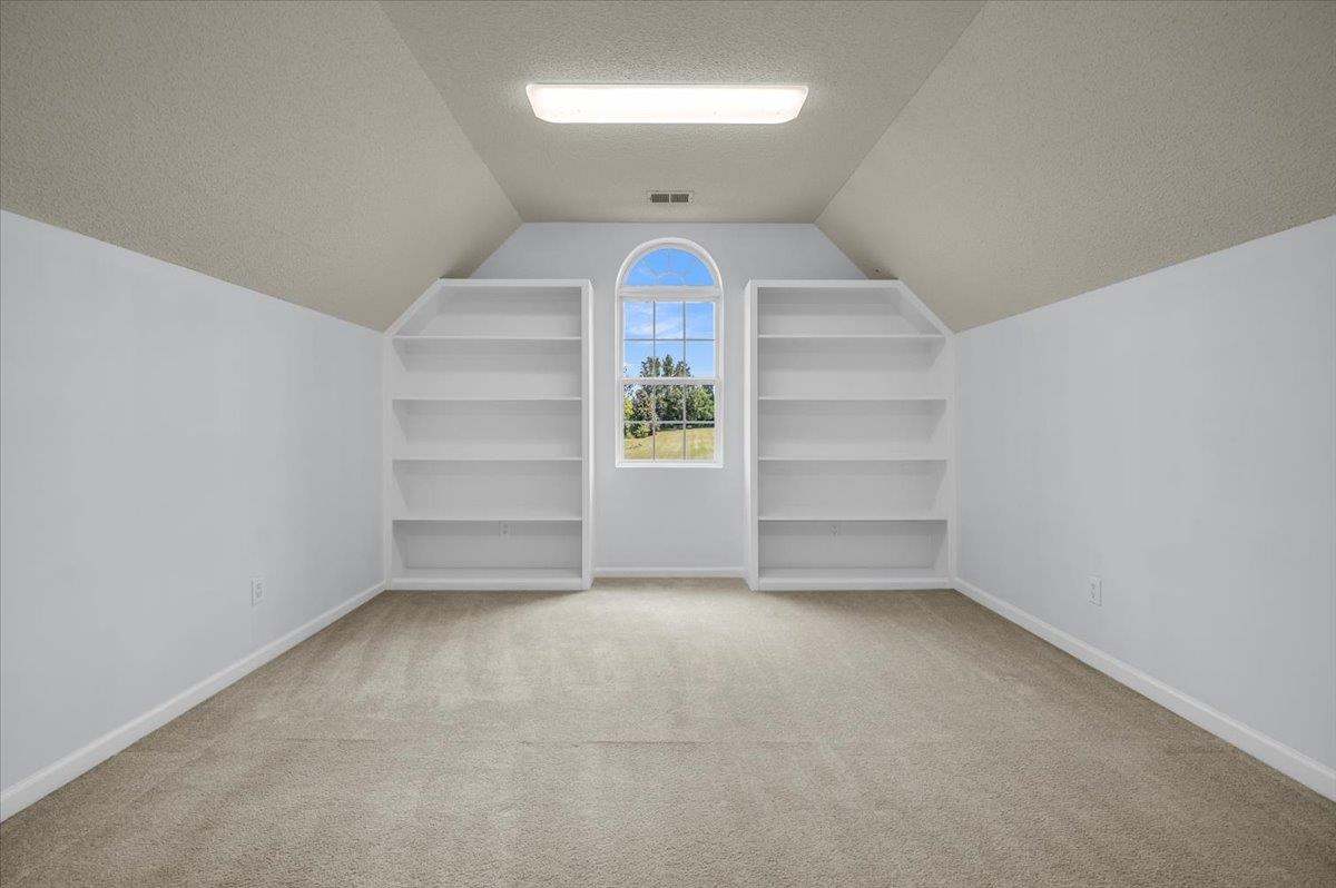 Moore, South Carolina, 29369, United States, 5 Bedrooms Bedrooms, ,4 BathroomsBathrooms,Residential,For Sale,1929120