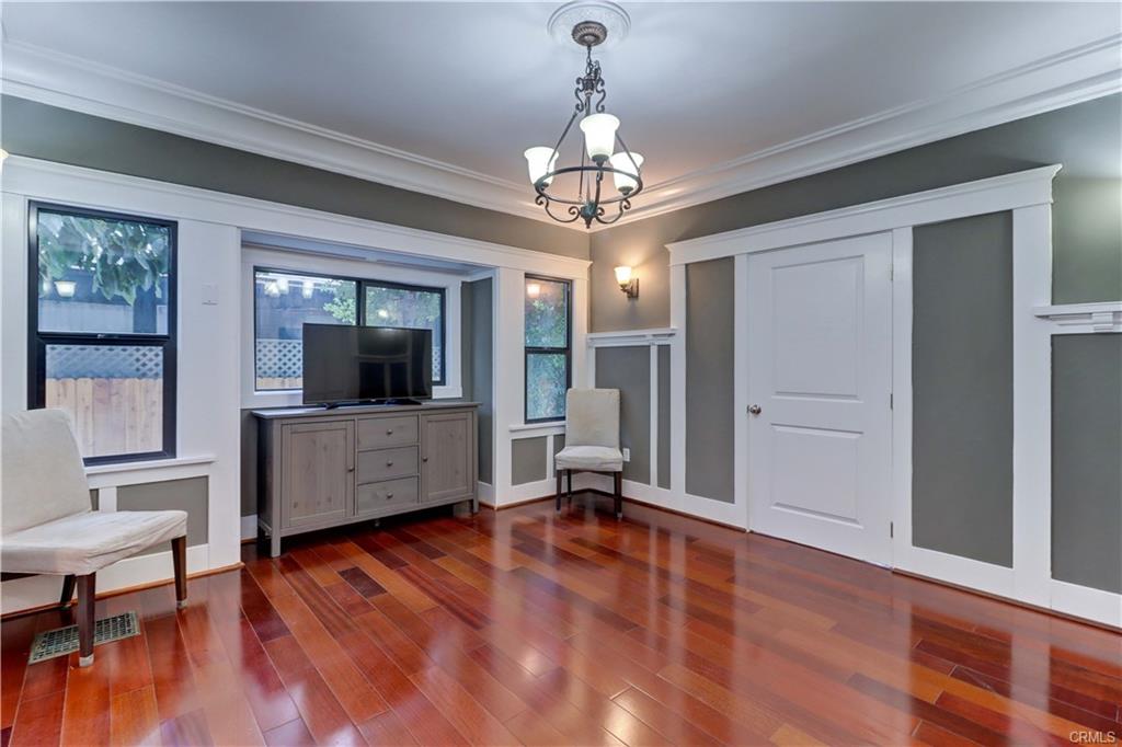 Los ANgeles, California, 90004, United States, 5 Bedrooms Bedrooms, ,2 BathroomsBathrooms,Residential,For Sale,1756474