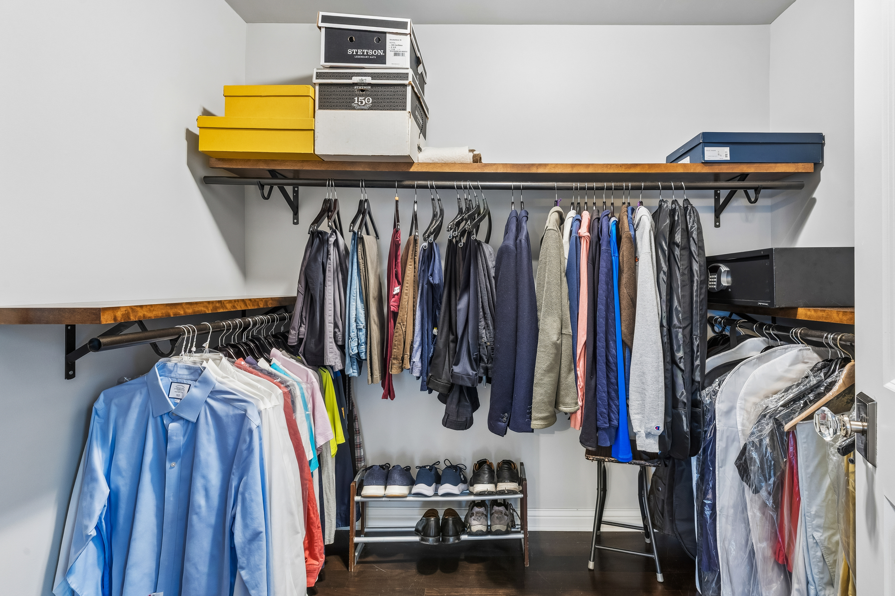  Elegant Living in Edina’s Yancey Park - 物件實景