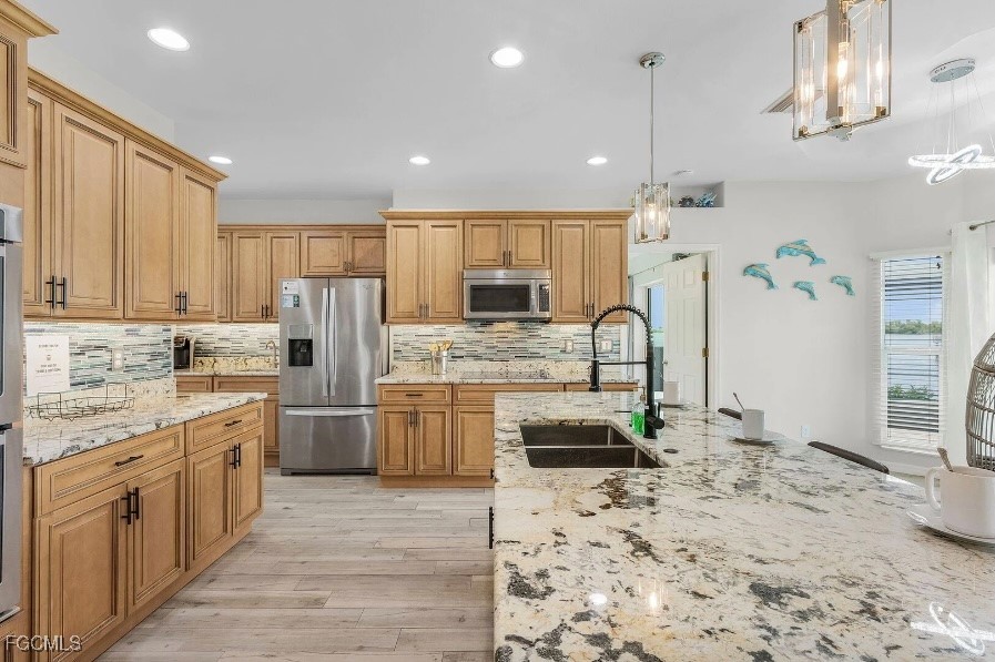 Fort Myers, Florida, 33905, United States, 3 Bedrooms Bedrooms, ,4 BathroomsBathrooms,Residential,For Sale,1997998