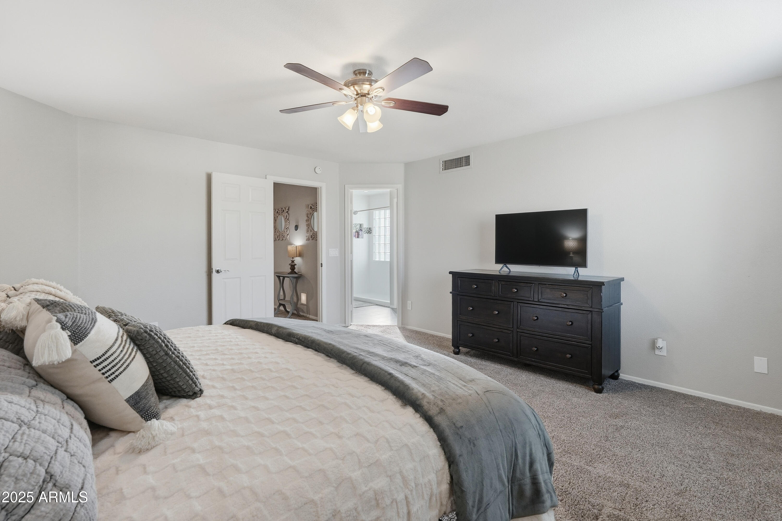 Gilbert, Arizona, 85234, United States, 4 Bedrooms Bedrooms, ,3 BathroomsBathrooms,Residential,For Sale,1997070