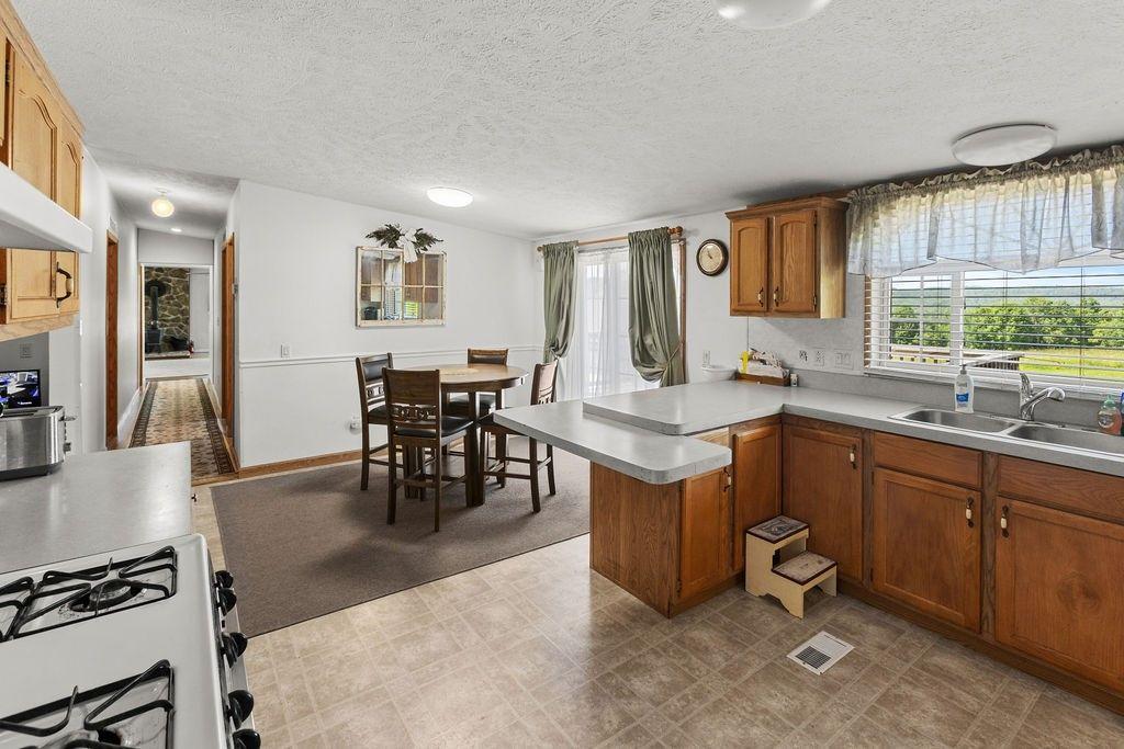 Franklin, New York, 13775, United States, 3 Bedrooms Bedrooms, ,2 BathroomsBathrooms,Residential,For Sale,1967662