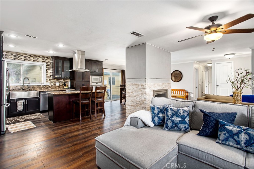 Escondido, California, 92025, United States, 3 Bedrooms Bedrooms, ,2 BathroomsBathrooms,Residential,For Sale,2006429