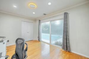Van Nuys, California, 91405, United States, 3 Bedrooms Bedrooms, ,2 BathroomsBathrooms,Residential,For Sale,1939328