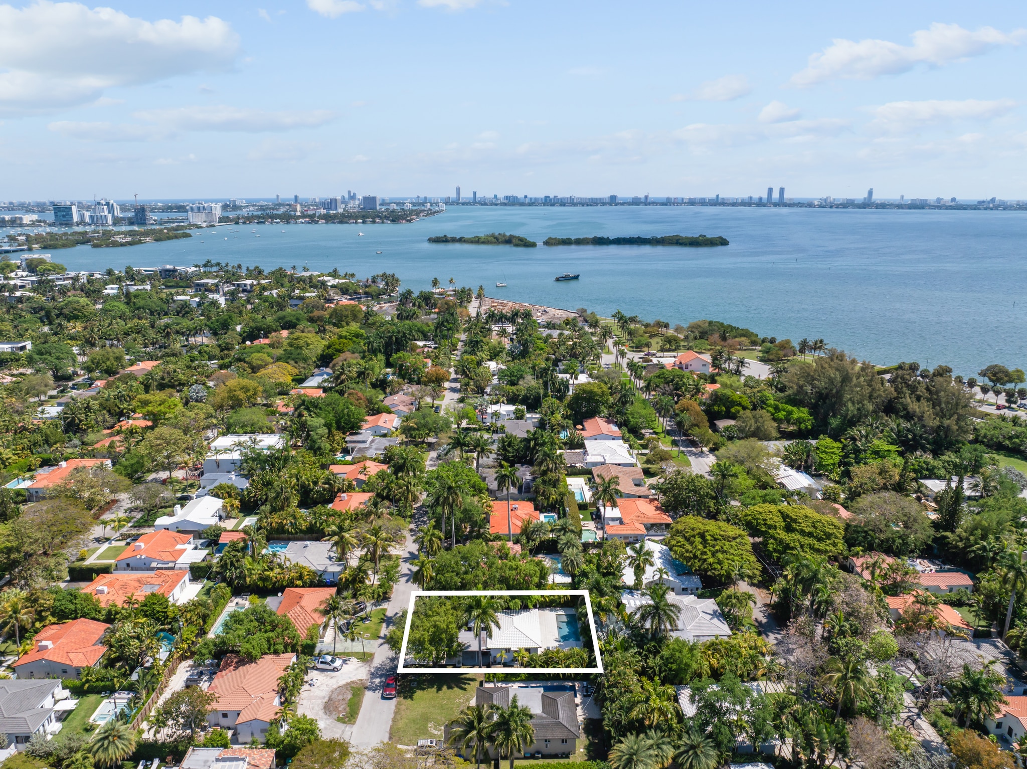  830 NE 72nd St, Miami, FL, 33138 - 物件實景