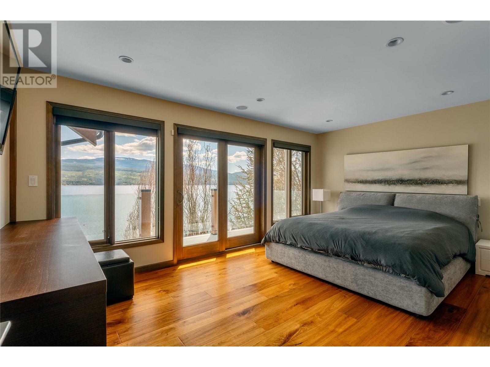ANGLEMONT, British Columbia, V0E 1M8, CA, 5 Bedrooms Bedrooms, ,4 BathroomsBathrooms,Residential,For Sale,1838745