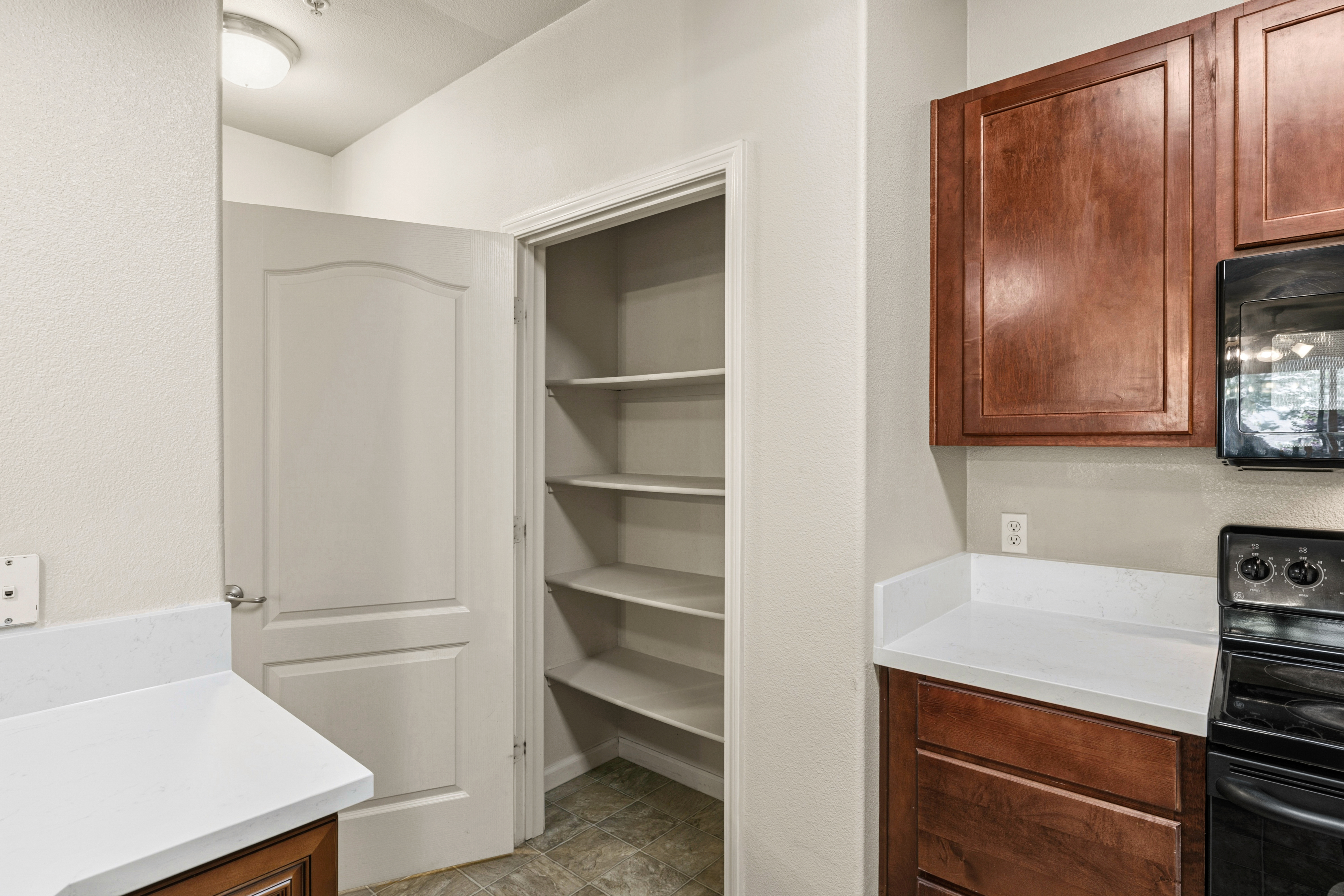  1900 Danbrook Drive, Sacramento, CA 95835 - 物件實景