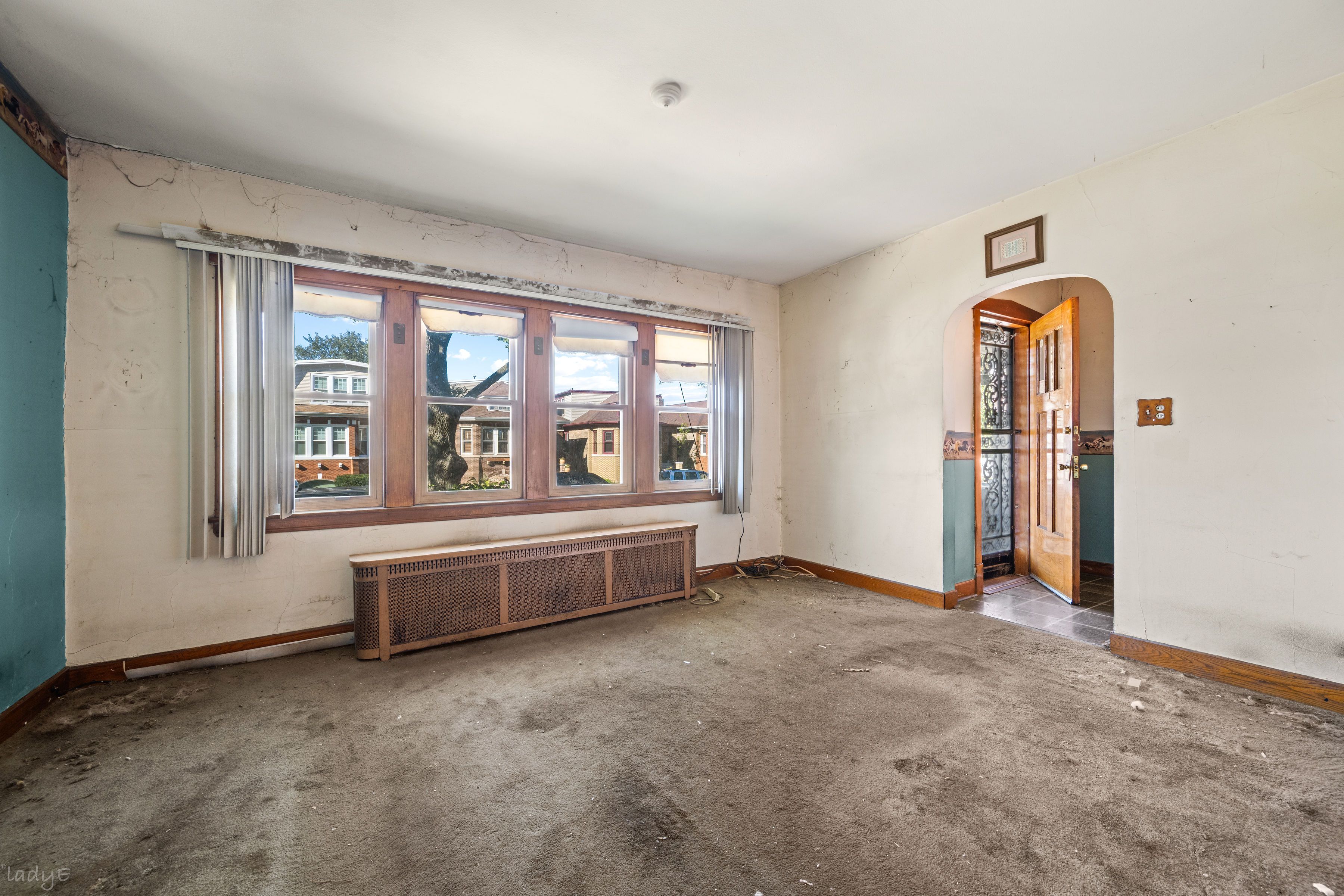  Rehab Opportunity in Desirable Gage Park Neighborhood - 物件實景