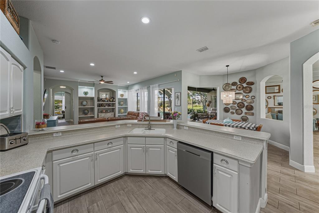 Plant City, Florida, 33566, United States, 4 Bedrooms Bedrooms, ,3 BathroomsBathrooms,Residential,For Sale,1996052