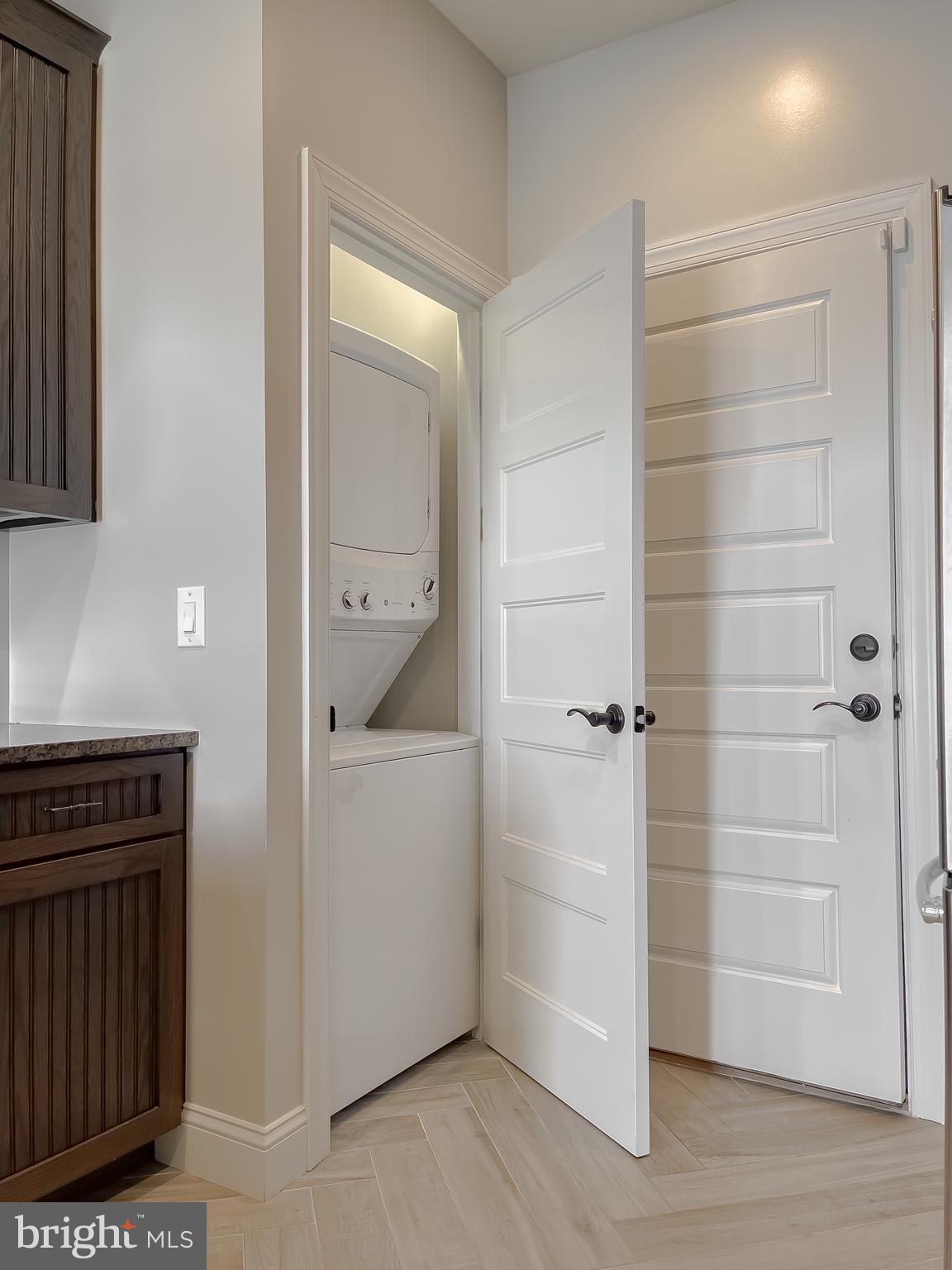 Hollywood, Maryland, 20636, United States, 5 Bedrooms Bedrooms, ,5 BathroomsBathrooms,Residential,For Sale,1914184
