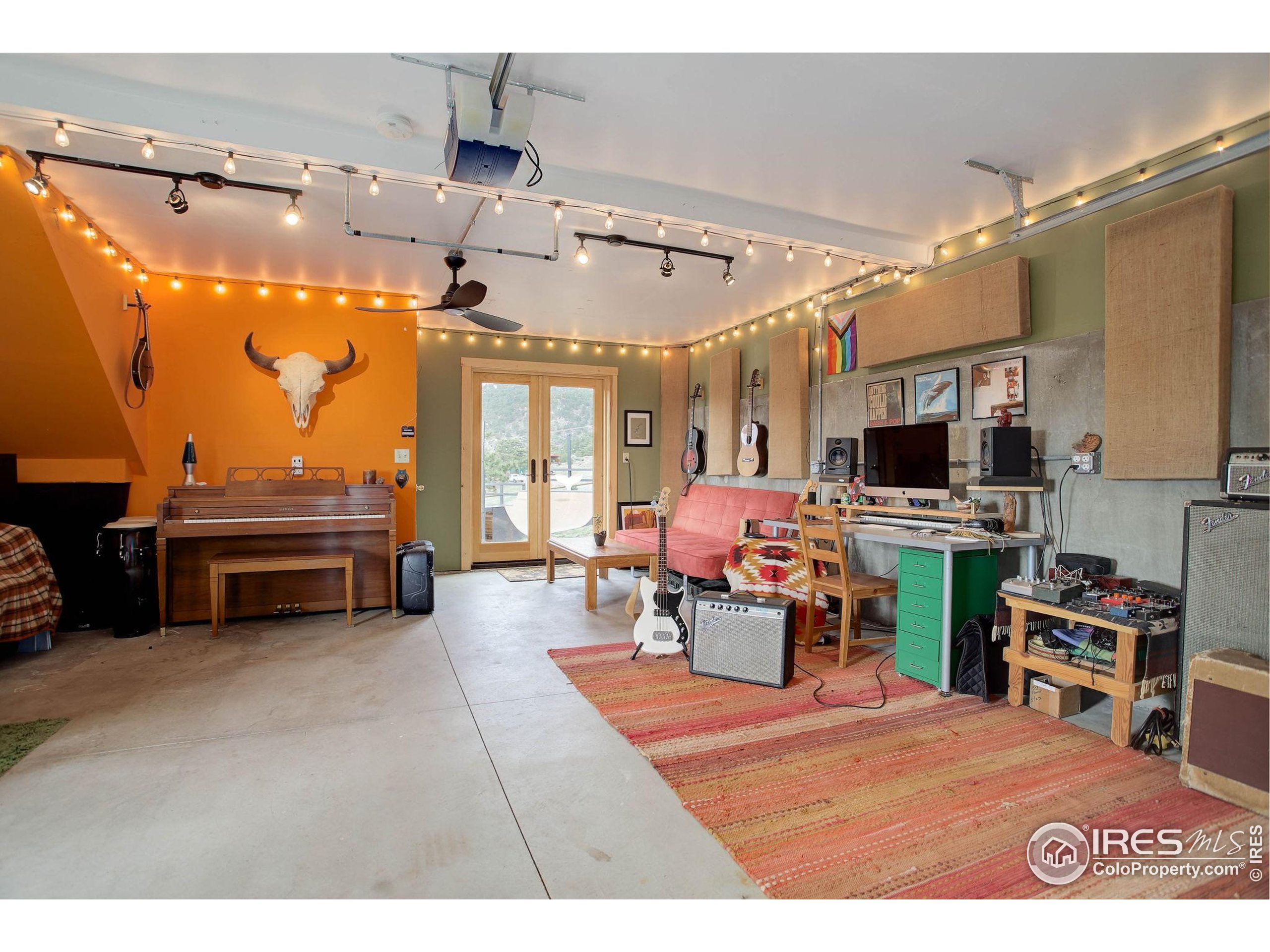 Lyons, Colorado, 80540, United States, 3 Bedrooms Bedrooms, ,2 BathroomsBathrooms,Residential,For Sale,1856959
