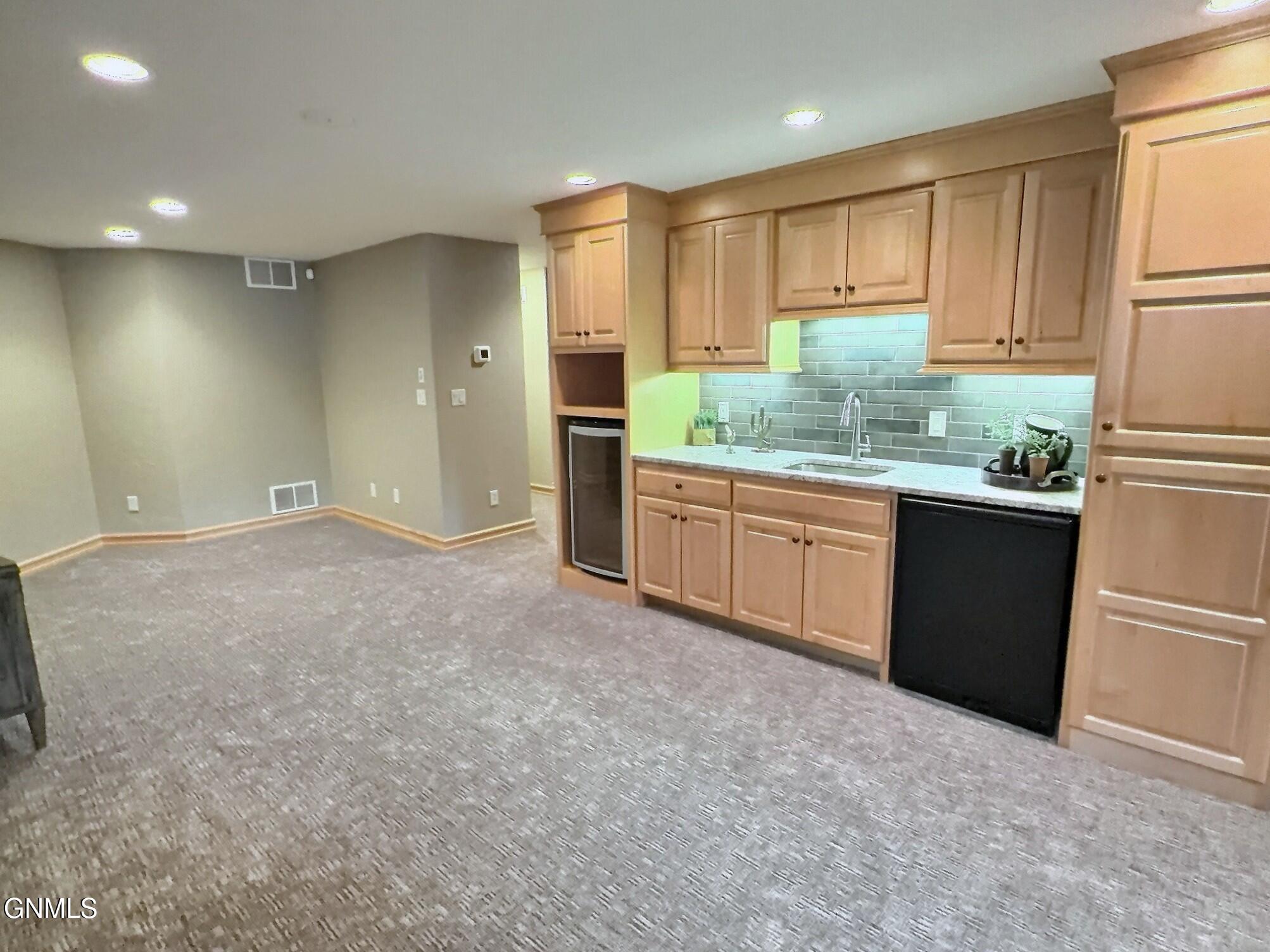 Bismarck, North Dakota, 58504, United States, 3 Bedrooms Bedrooms, ,1 BathroomBathrooms,Residential,For Sale,2049103