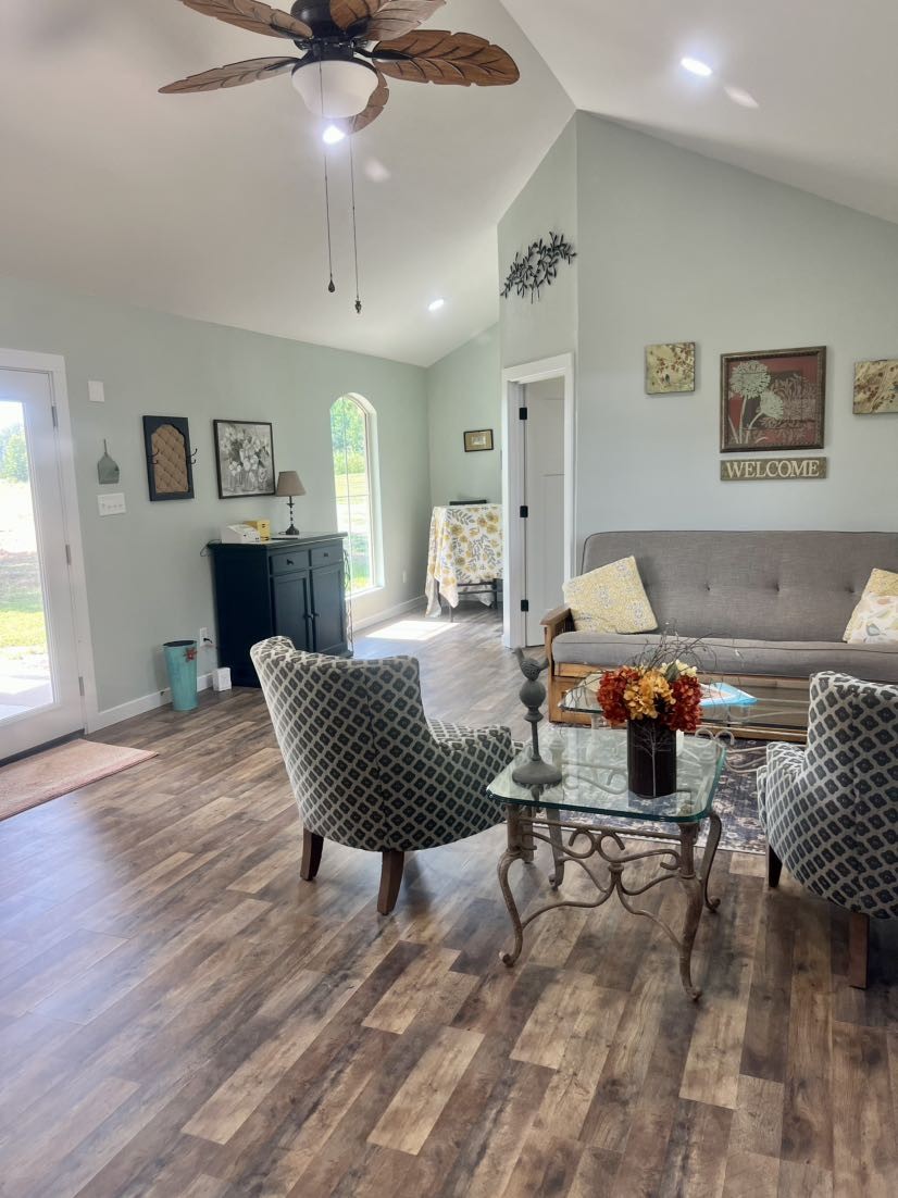 CLARKSVILLE, Arkansas, 72830, United States, 2 Bedrooms Bedrooms, ,1 BathroomBathrooms,Residential,For Sale,1994642