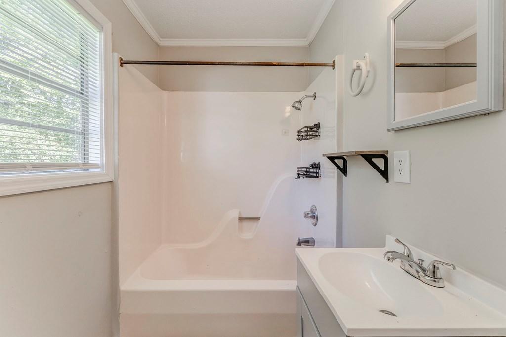 DALTON, Georgia, 30721, United States, 16 Bedrooms Bedrooms, ,12 BathroomsBathrooms,Residential,For Sale,1949791