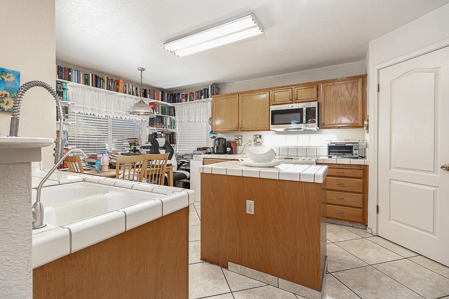 Salida, California, 95368, United States, 4 Bedrooms Bedrooms, ,3 BathroomsBathrooms,Residential,For Sale,1975625