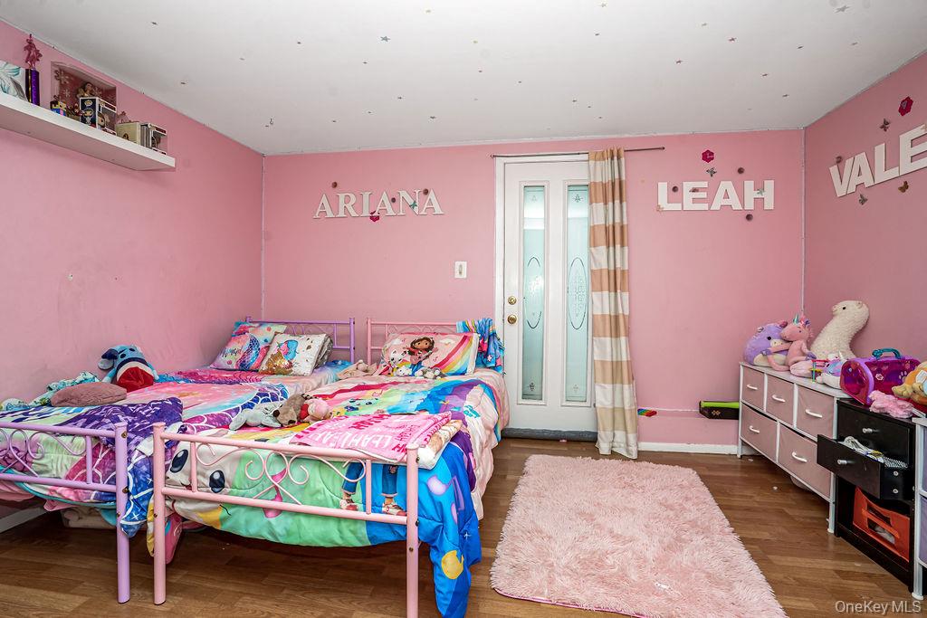 Lynbrook, New York, 11563, United States, 5 Bedrooms Bedrooms, ,3 BathroomsBathrooms,Residential,For Sale,1917433