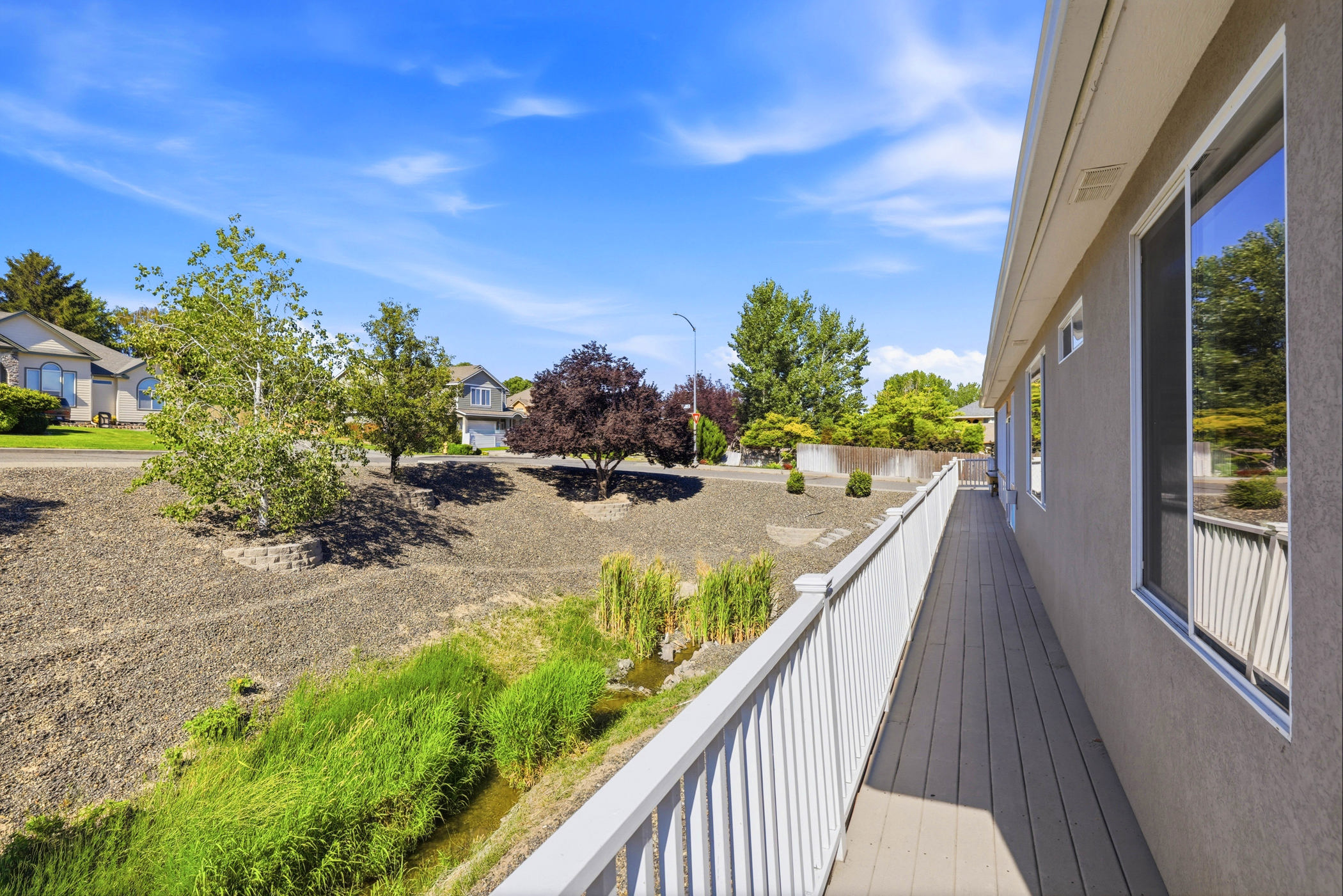  A Rare Creekside Sanctuary in Meadow Park Estates - 物件實景