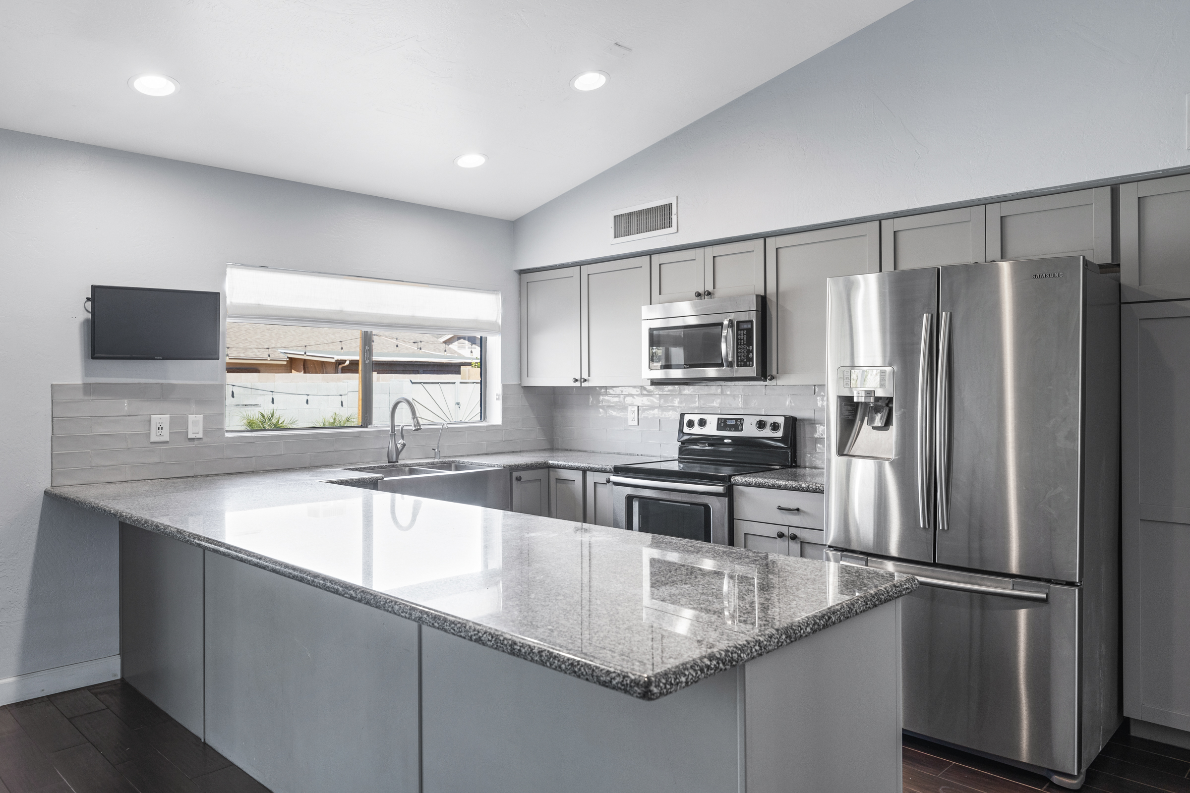 Tempe, Arizona, 85283, United States, 4 Bedrooms Bedrooms, ,2 BathroomsBathrooms,Residential,For Sale,1976655